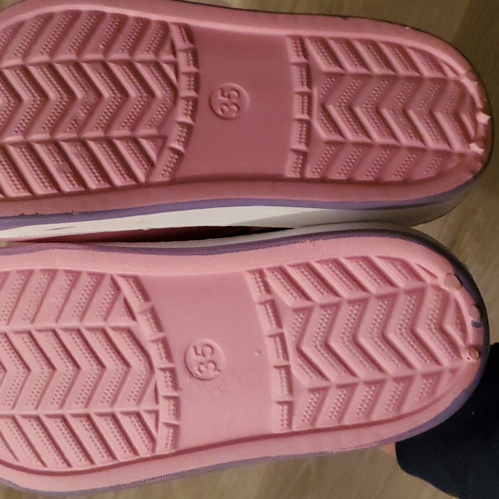Like crocs but Shuta brand - Picture 2 of 3